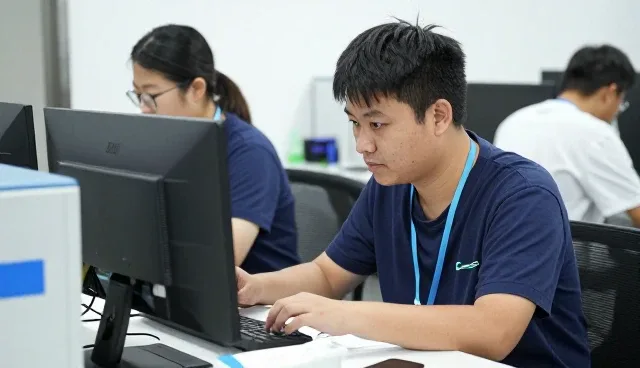 深圳市亿企云创业投资有限公司提供高品质注重人才培养满足高峰期运行需求